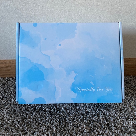 Boy Mom Era Gift Box for New Mom - Picture 2 of 4